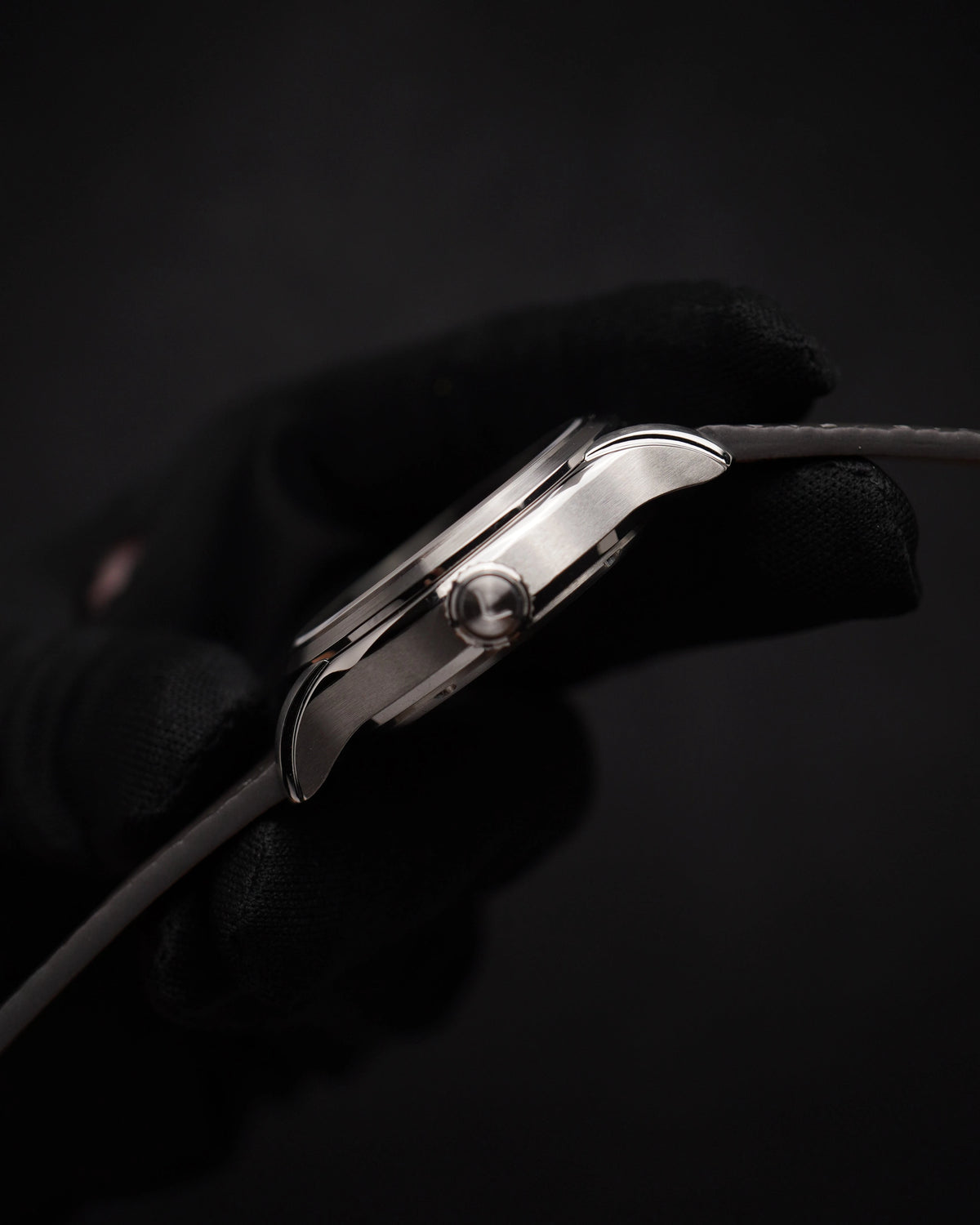 39 mm Automatic Watch – Sapphire Crystal Leather Strap — view 6
